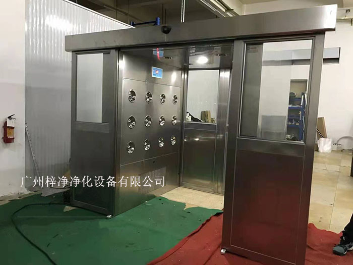 貨淋室是人員和貨物進入潔凈室所必需的通道，它可以減少貨物進出潔凈室所帶來的污染問題。