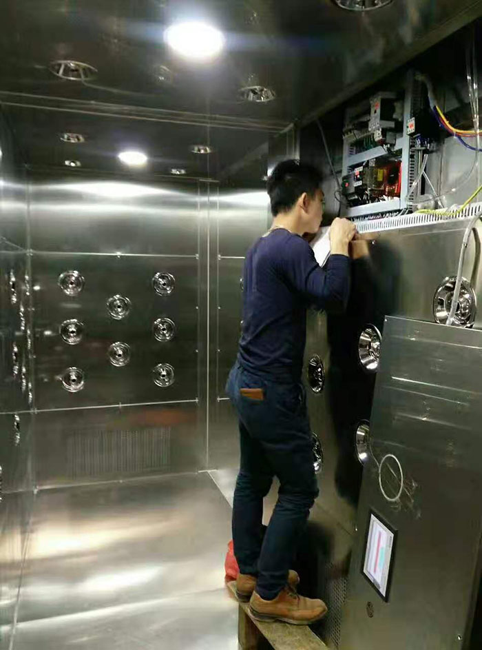 風(fēng)淋室定期進(jìn)行電氣安全檢驗是必不可少的